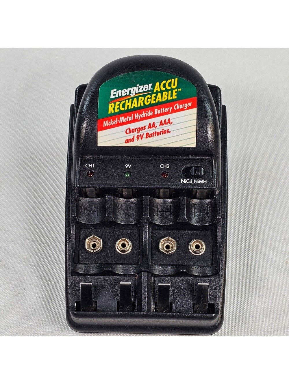 Energizer Accu Rechargeable Battery Charger NiMH NiCd AA AAA 9V Wall Plug Black